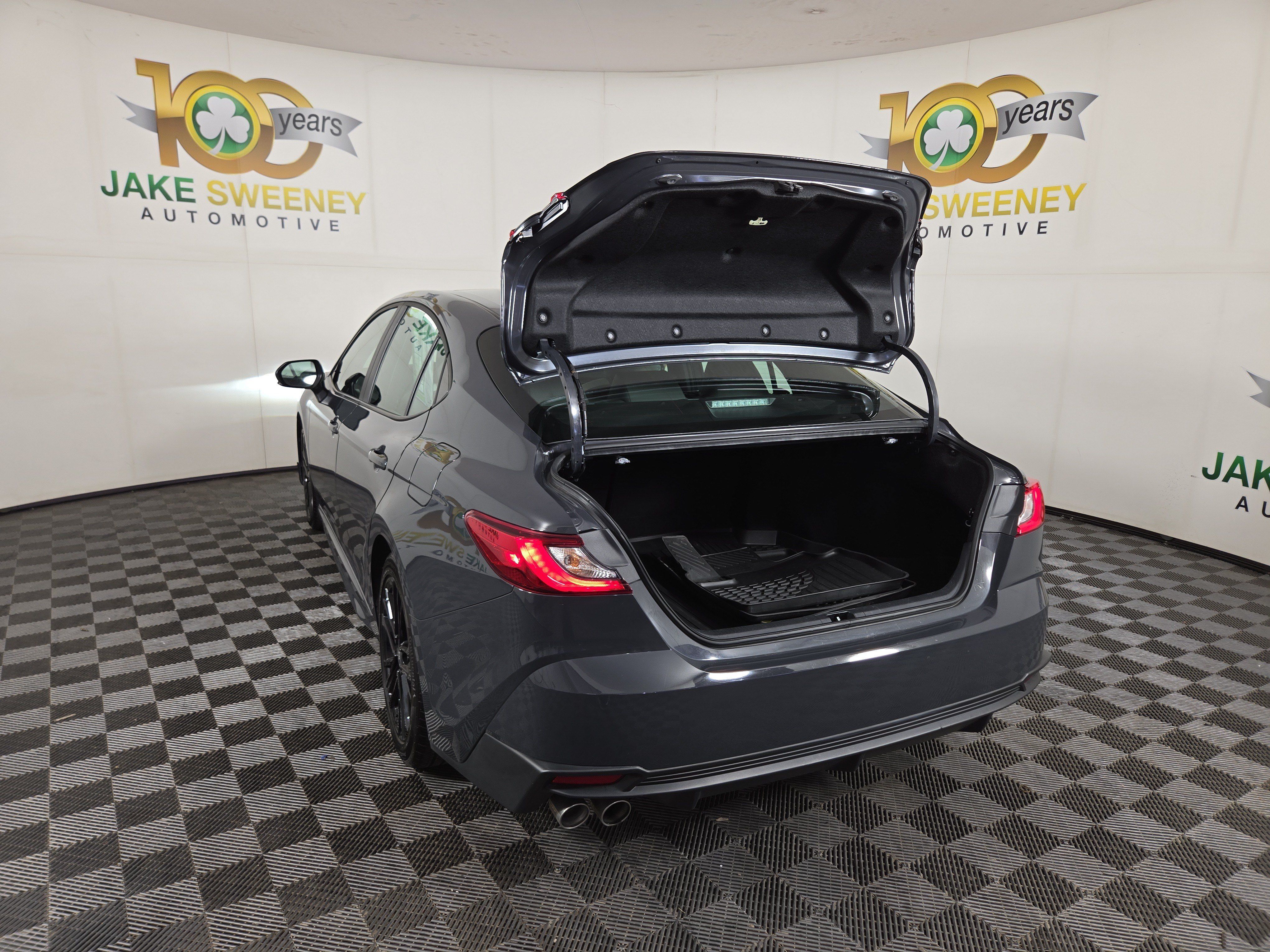 Used 2025 Toyota Camry SE w/ Convenience Package FWD image 31
