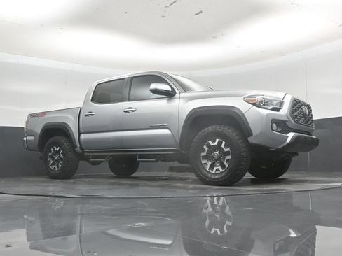 Used 2022 Toyota Tacoma TRD Off-Road AWD/4WD image 43