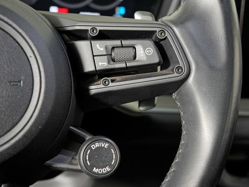 Certified 2024 Porsche Cayenne AWD/4WD image 29