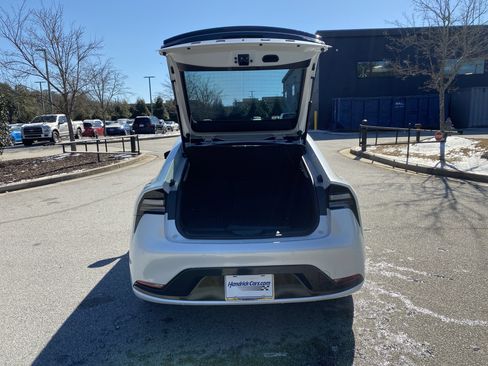 Used 2025 Toyota Prius XSE image 49