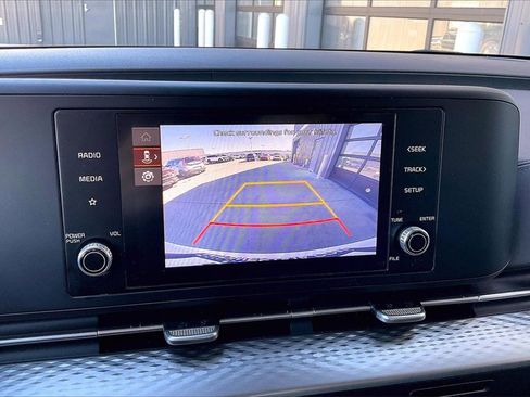 Certified 2024 Kia Carnival LX image 20