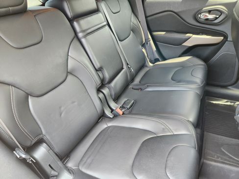 Used 2017 Jeep Cherokee Limited AWD/4WD image 17