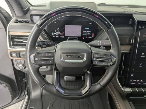 Used 2025 GMC Yukon Denali Ultimate AWD/4WD image 18