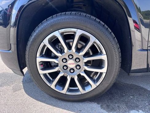Used 2023 GMC Acadia Denali w/ Denali Technology Package AWD/4WD image 10