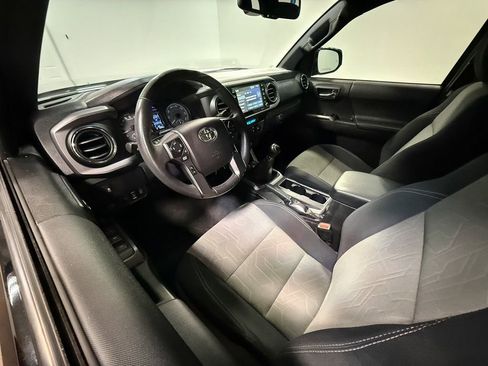 Used 2021 Toyota Tacoma TRD Off-Road w/ Technology Package image 2