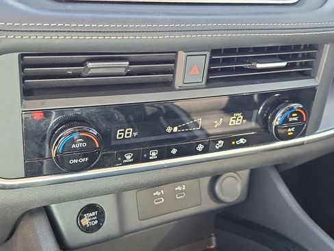Certified 2025 Nissan Rogue SV FWD image 25