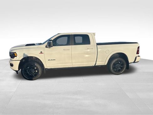 Used 2024 RAM 2500 Limited image 2
