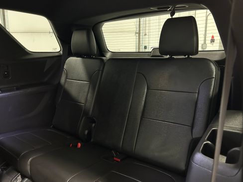 Used 2023 Chevrolet Traverse LT AWD/4WD image 32
