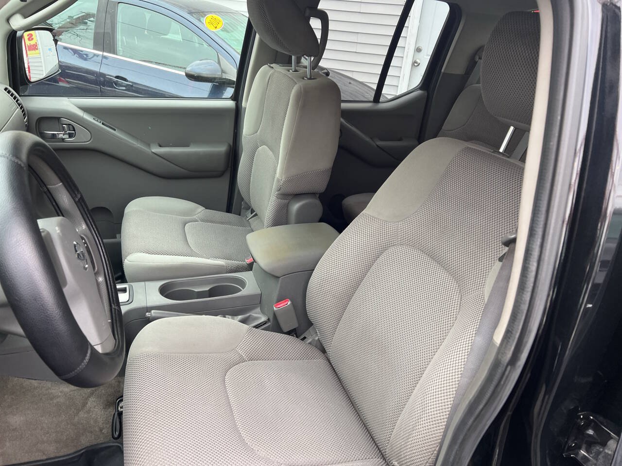 Used 2010 Nissan Frontier SE AWD/4WD image 10