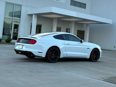 Used 2018 Ford Mustang GT Premium w/ Black Accent Package RWD image 8