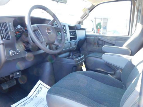 Used 2024 GMC Savana 2500 w/ Driver Convenience Package image 10