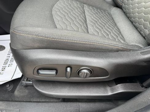 Used 2018 Chevrolet Equinox LT AWD/4WD image 11