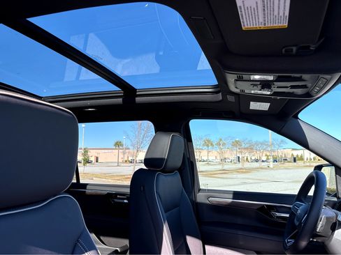 New 2025 Chevrolet Suburban Premier w/ Sun And Tow Package image 10