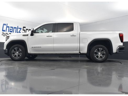Used 2025 GMC Sierra 1500 SLT AWD/4WD image 19