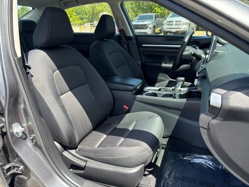 Used 2021 Nissan Altima 2.5 SV AWD/4WD image 17