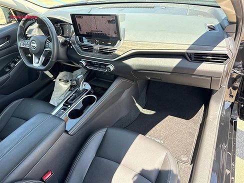Used 2025 Nissan Altima 2.5 SL AWD/4WD image 11