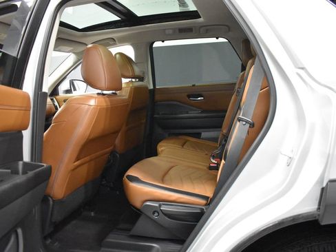 Certified 2023 Nissan Pathfinder Platinum w/ Cargo Package image 34