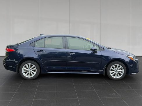 Used 2025 Toyota Corolla LE w/ LE Premium Package FWD image 6
