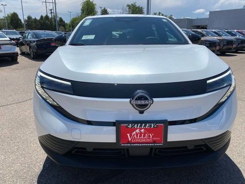 New 2026 Nissan Leaf FWD image 8