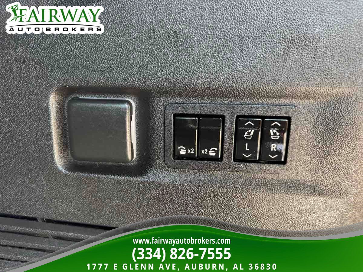 Used 2021 GMC Yukon XL AT4 w/ AT4 Premium Plus Package AWD/4WD image 30