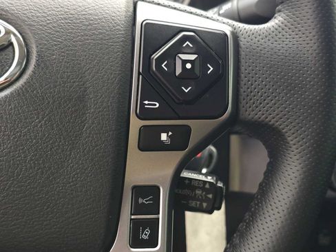 Used 2020 Toyota Tacoma SR5 AWD/4WD image 19