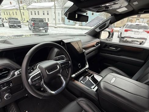 Used 2025 GMC Yukon Denali image 13