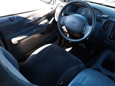 Used 2002 Ford Expedition XLT image 25