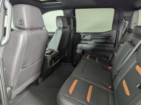 Used 2023 GMC Sierra 1500 AT4 w/ AT4 Preferred Package AWD/4WD image 17