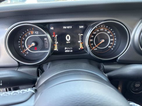 Used 2023 Jeep Gladiator Sport AWD/4WD image 15