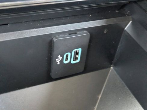 Used 2025 Ford F350 Lariat image 17