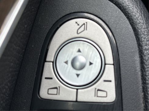 Used 2020 Mercedes-Benz GLC 300 image 20