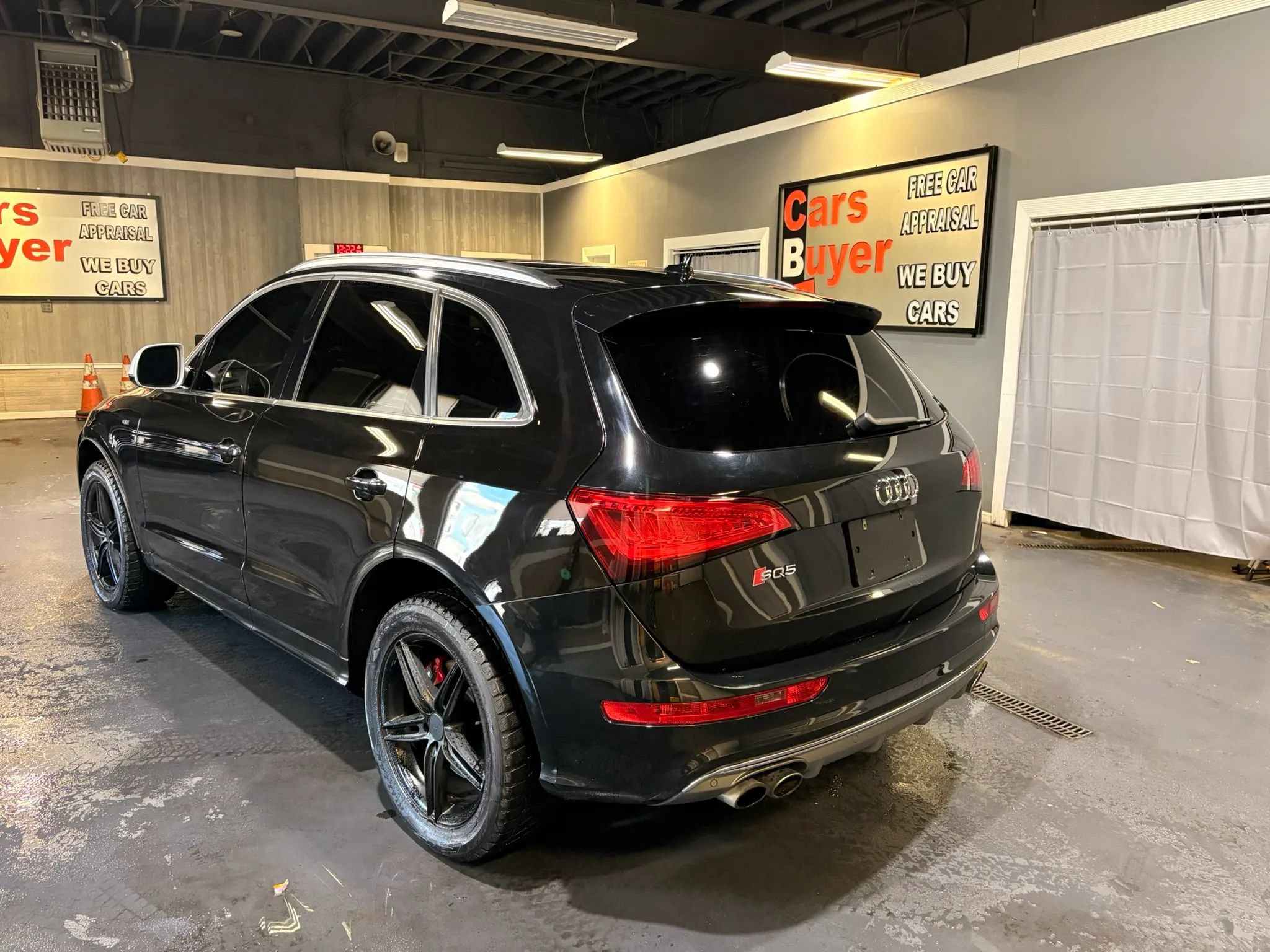 Used 2017 Audi SQ5 Premium Plus w/ Technology Package AWD/4WD image 4