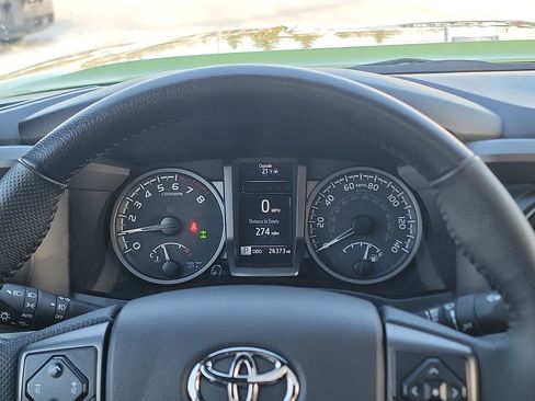 Used 2023 Toyota Tacoma TRD Off-Road w/ TRD Premium Off Road Package image 15