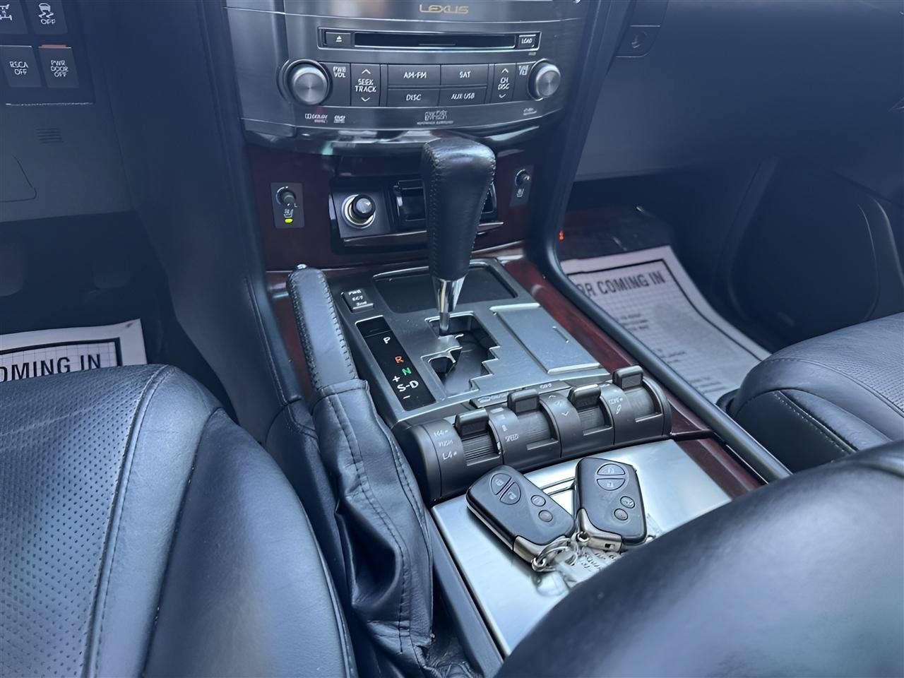 Used 2011 Lexus LX 570 4WD w/ Luxury Pkg image 23
