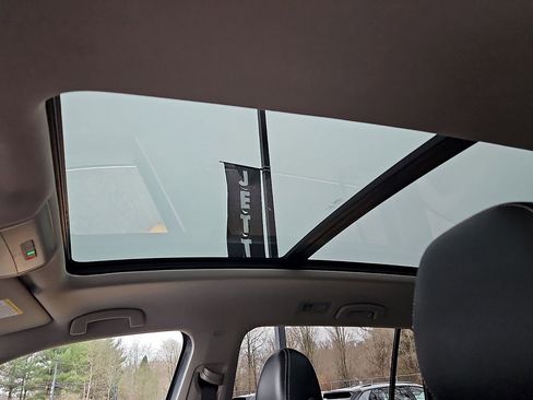 Certified 2022 Volkswagen Atlas SEL image 15