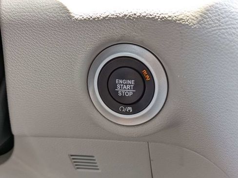 Used 2023 Chrysler Pacifica Touring-L FWD image 30