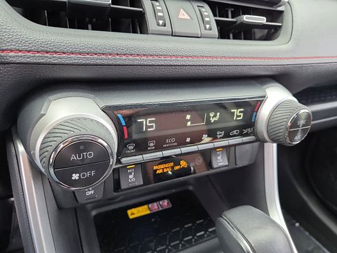 Certified 2022 Toyota RAV4 XSE image 18