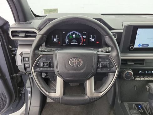 Used 2025 Toyota 4Runner SR5 AWD/4WD image 20