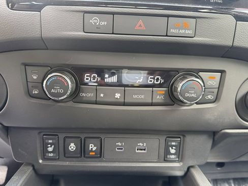 Used 2024 Nissan Frontier SL w/ Technology Package RWD image 25