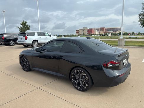 Used 2025 BMW 230i Coupe w/ Premium Package RWD image 3