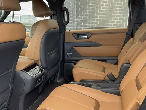 Certified 2025 Nissan Armada SL w/ Captain's Chari Seat Package image 35