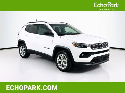 Used 2024 Jeep Compass Latitude AWD/4WD image 1