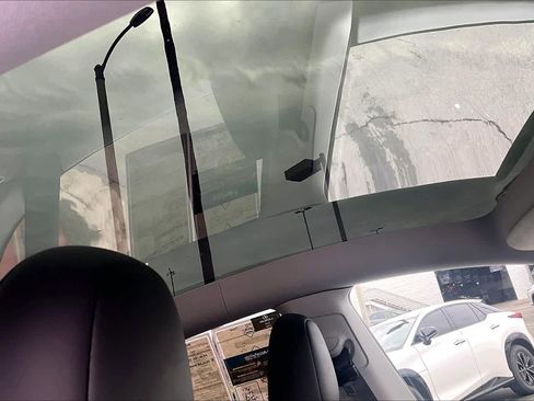 Used 2024 Tesla Model Y Long Range image 13