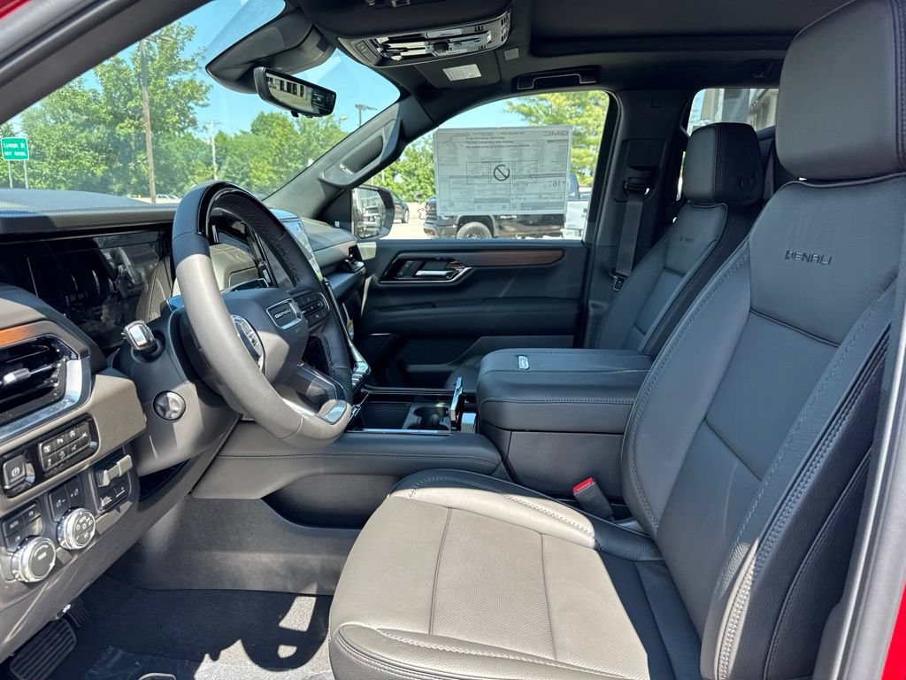 New 2026 GMC Yukon Denali w/ Denali Reserve Package AWD/4WD image 16