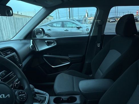 Certified 2024 Kia Soul LX w/ Option Group 015 image 2