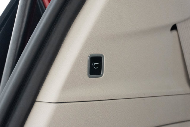 Used 2024 Chrysler Pacifica Touring-L FWD image 23