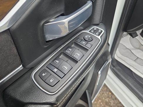 Used 2024 RAM 2500 Laramie image 13