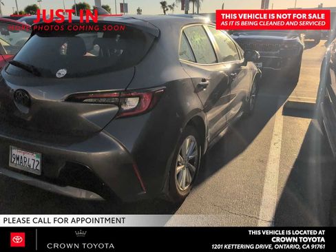 Used 2024 Toyota Corolla SE w/ SE Package FWD image 2