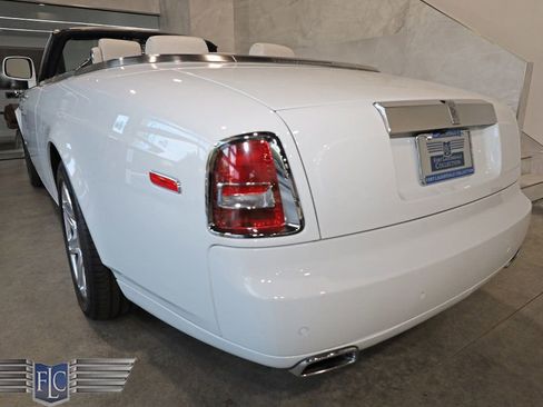 Used 2014 Rolls-Royce Phantom Drophead Coupe image 14