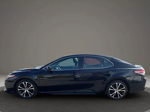 Used 2019 Toyota Camry SE image 8